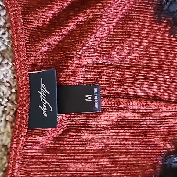 STUNNING DAYTRIP WOMENS EYELASH LACE V NECK COLD SHOULDER EVENING TOP - Picture 6 of 12